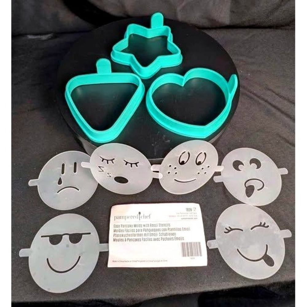 Pampered Chef Easy Pancake Molds Emoji Stencils‎ 1839 Teal Heart Star 9pc Set